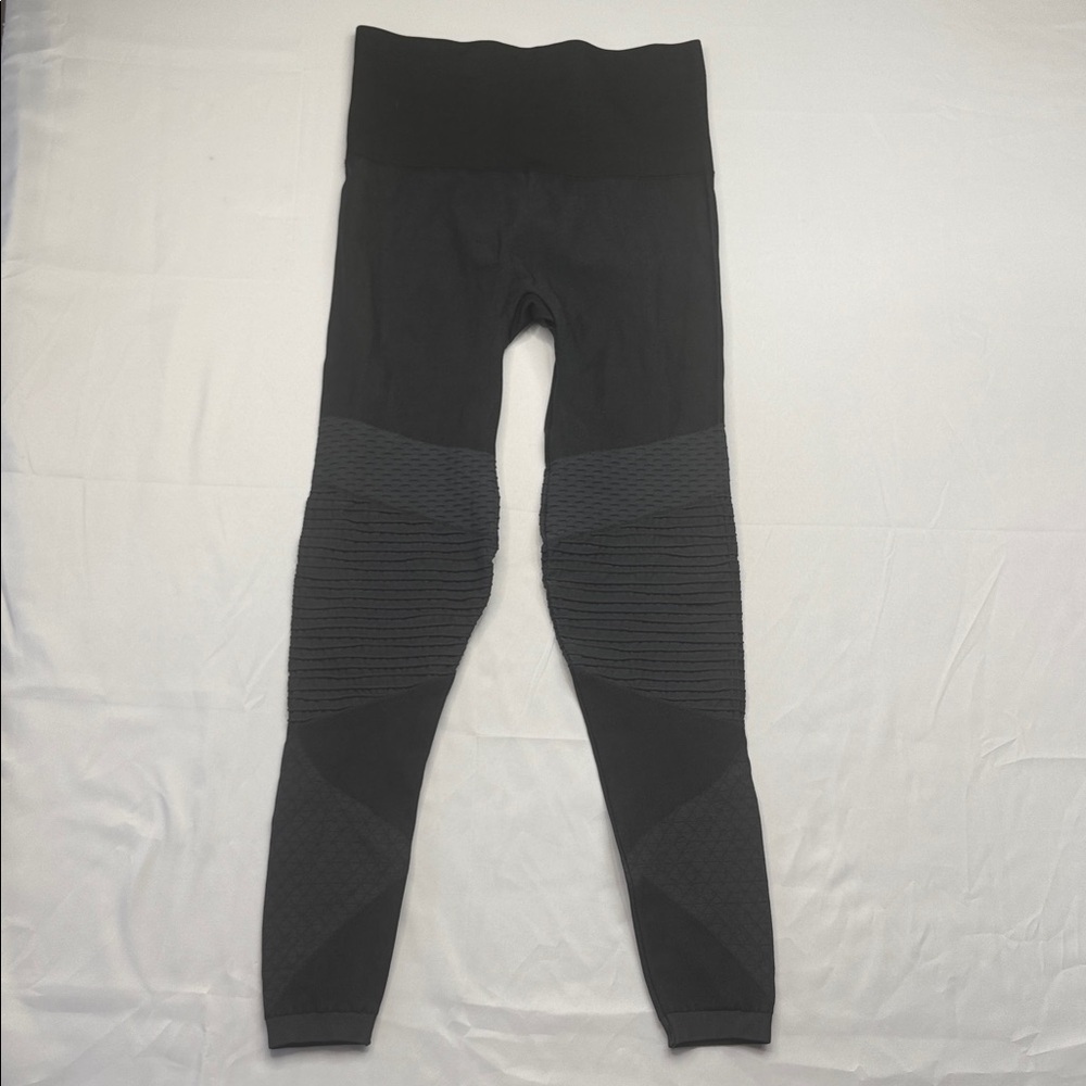 SPANX Look‎ at Me Now Seamless Moto Leggings in black size XL women’s pull on - Picture 4 of 8